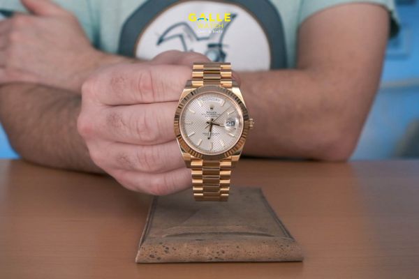 Đồng hồ 18k mang giá trị lớn hơn đồng hồ mạ vàng rất nhiều cả về giá trị và thẩm mỹ