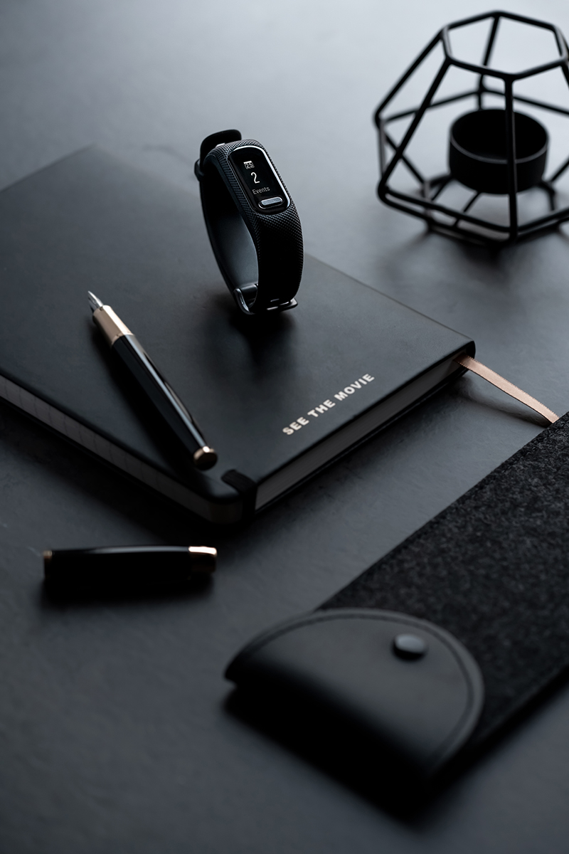 Vòng đeo tay Vivosmart 5 màu đen ấn tượng