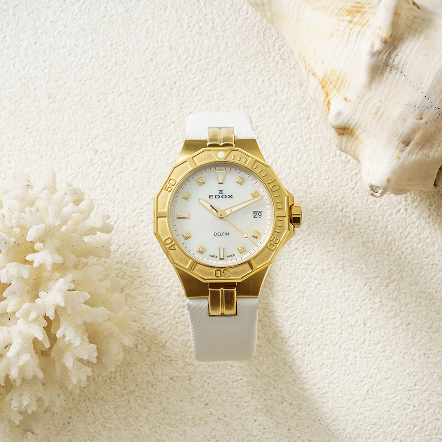 Edox Delfin The Original Diver Date Lady 53020-37JC-NADD toát lên vẻ đẹp đầy khí chất