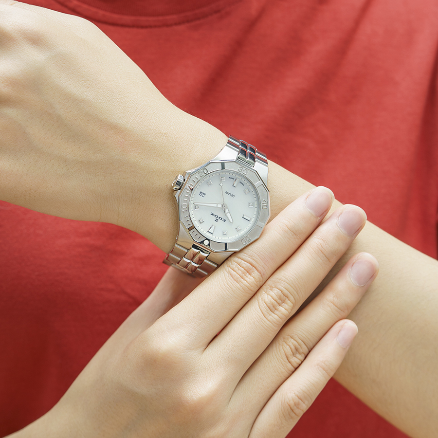 Edox Delfin The Original Diver Date Lady 53020-3M-NADN thu hút mọi ánh nhìn