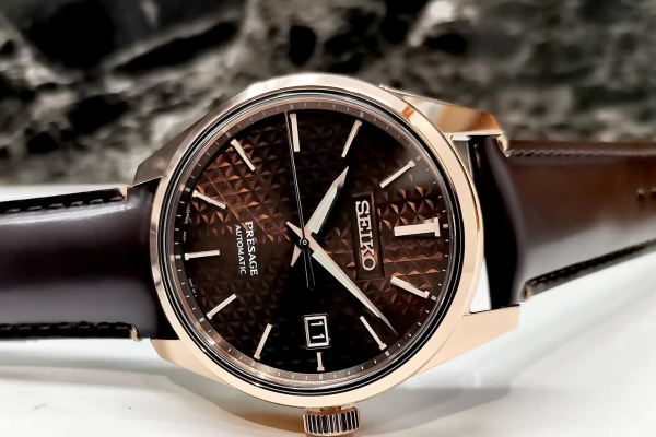 Seiko Presage Sharp Edged ứng dụng kỹ thuật Zaratsu.